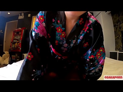 ❤️ Jong cosplay-meisie hou van seks tot orgasme met 'n spuit in 'n perdevrou en 'n blowjob. Asiatiese meisie met harige poes en pragtige tiete in tradisionele Japannese kostuum in amateurvideo wat masturbasie met fokspeelgoed wys. Sakura 3 OSAKAPORN. ❤ Porno by ons