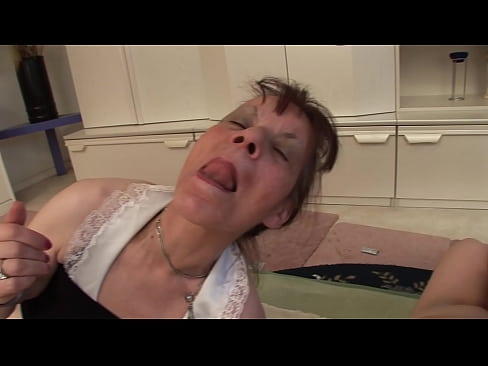 ❤️ Twee oumas en een oupa het 'n drietal ❤ Porno by ons