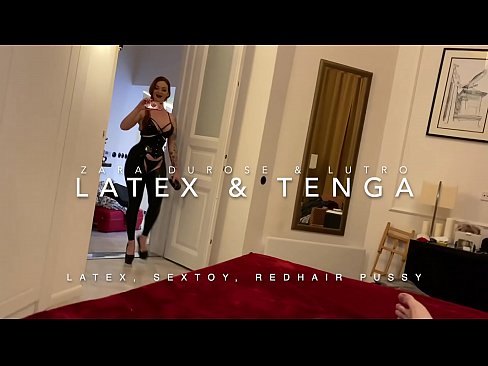 ❤️ Rooikop stiefsuster in latex kostuum befok deur stiefbroer ❤ Porno by ons
