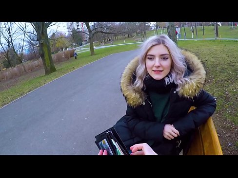 ❤️ Sluk 'n vreemdeling se warm kom vir geld - blowjob in the park deur Eva Elfie ❤ Porno by ons